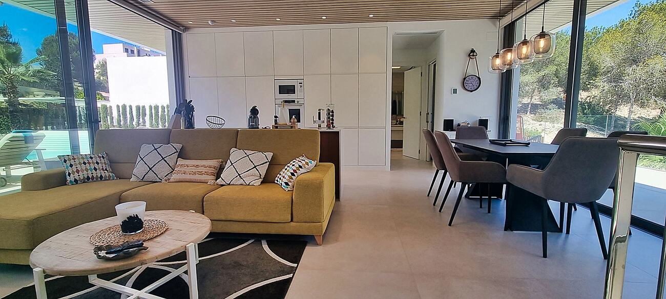 For sale - 4 Bedroom 3 Bathroom Villa in Orihuela - Las Colinas Golf  - Alicante