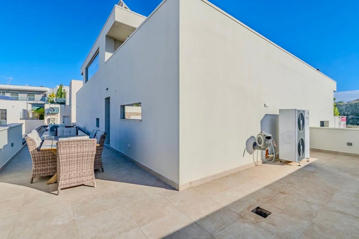 For sale - 4 Bedroom 3 Bathroom Villa in Benijofar - Costa Blanca  - Alicante