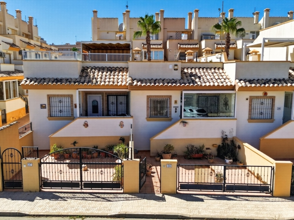 2 Bedroom 2 Bathroom Villa in Orihuela Costa