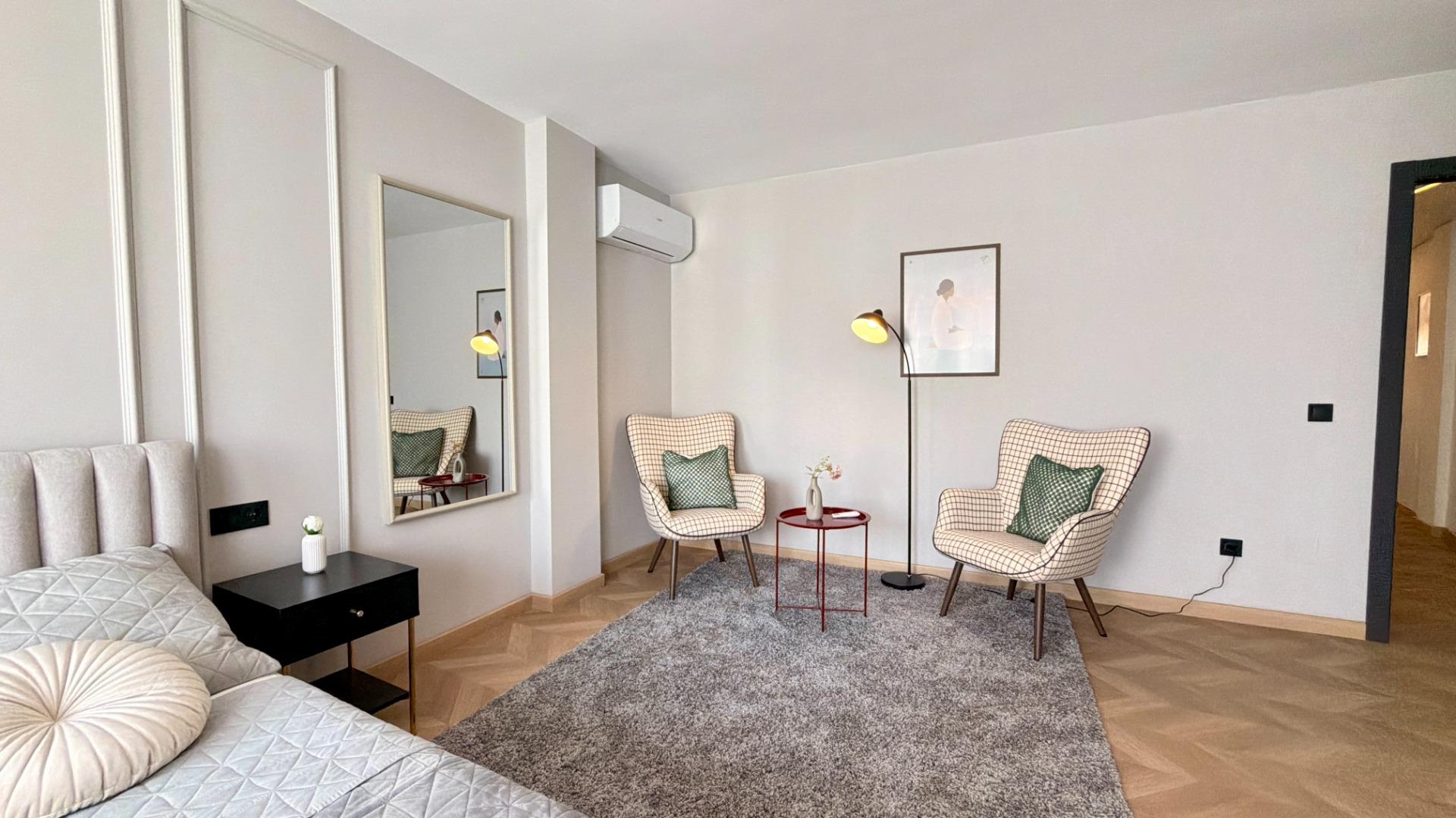For sale - 3 Bedroom 1 Bathroom Apartment in Torrevieja - Playa Del Cura  - Alicante