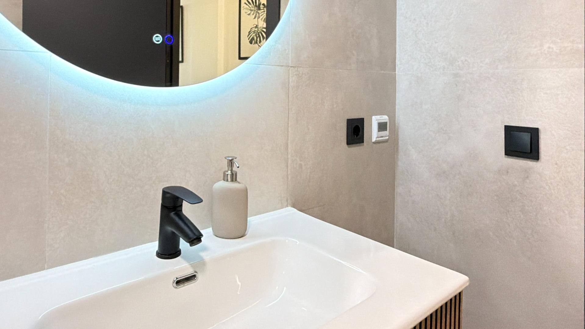 For sale - 3 Bedroom 1 Bathroom Apartment in Torrevieja - Playa Del Cura  - Alicante