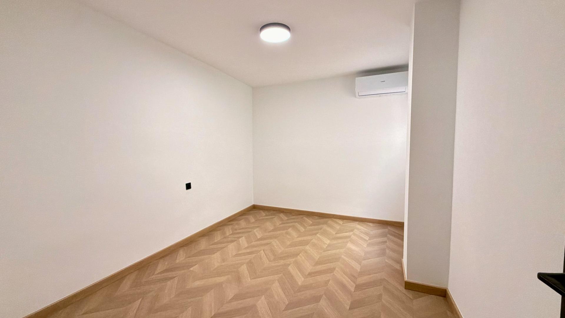 For sale - 3 Bedroom 1 Bathroom Apartment in Torrevieja - Playa Del Cura  - Alicante
