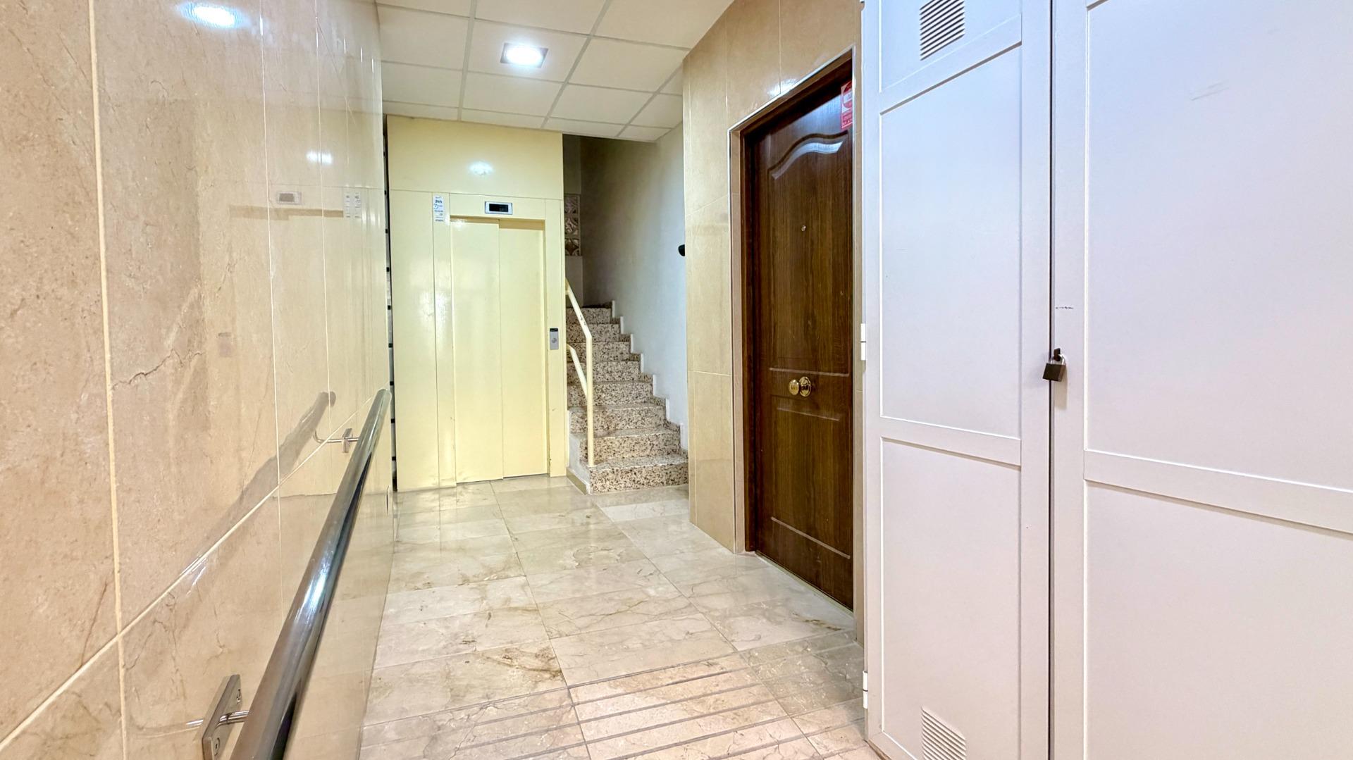 For sale - 3 Bedroom 1 Bathroom Apartment in Torrevieja - Playa Del Cura  - Alicante