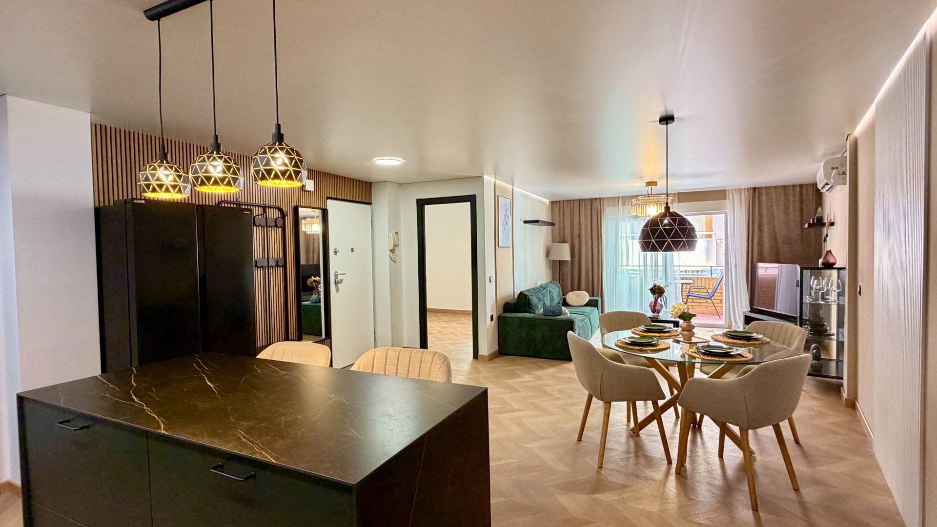 For sale - 3 Bedroom 1 Bathroom Apartment in Torrevieja - Playa Del Cura  - Alicante