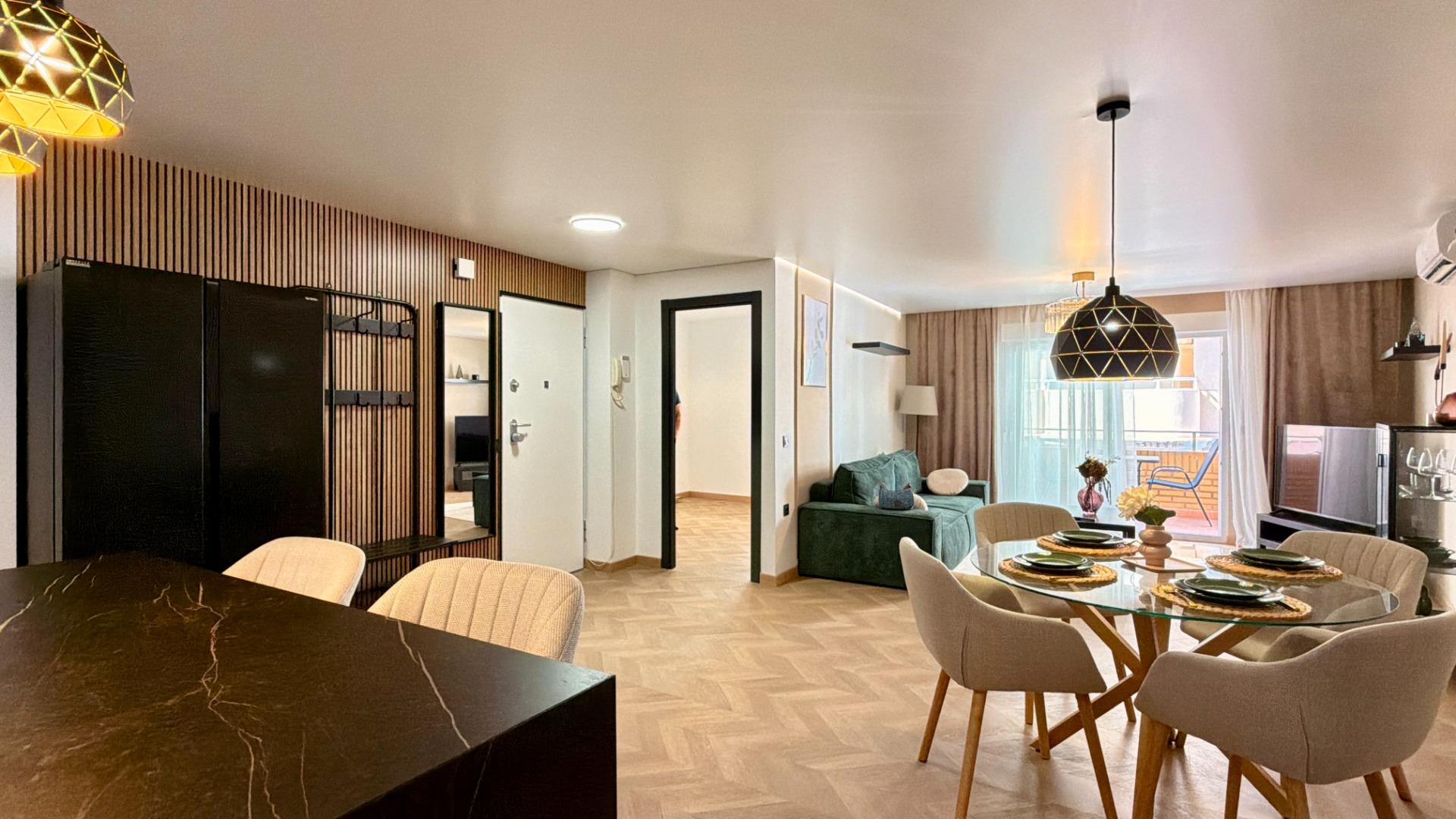 For sale - 3 Bedroom 1 Bathroom Apartment in Torrevieja - Playa Del Cura  - Alicante