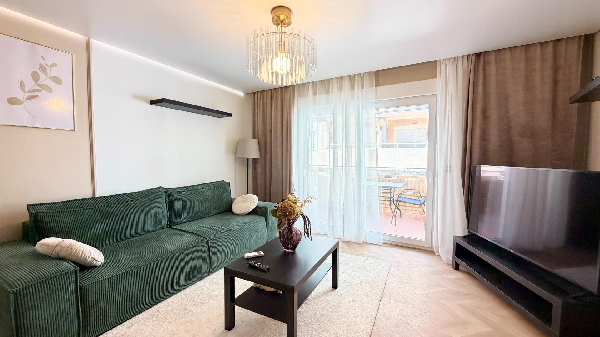 For sale - 3 Bedroom 1 Bathroom Apartment in Torrevieja - Playa Del Cura  - Alicante