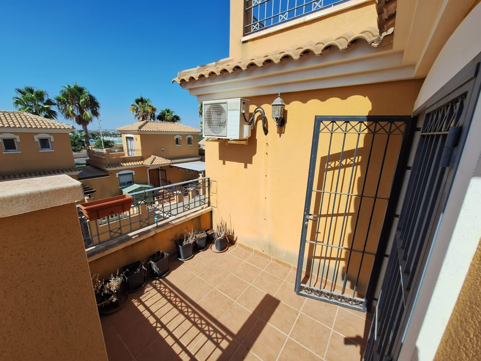 For sale - 3 Bedroom 2 Bathroom Duplex in Torrevieja - aguas nuevas  - Alicante