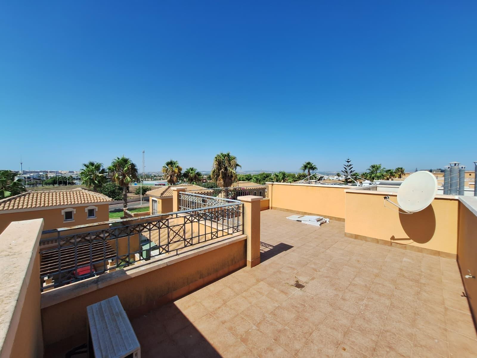 For sale - 3 Bedroom 2 Bathroom Duplex in Torrevieja - aguas nuevas  - Alicante