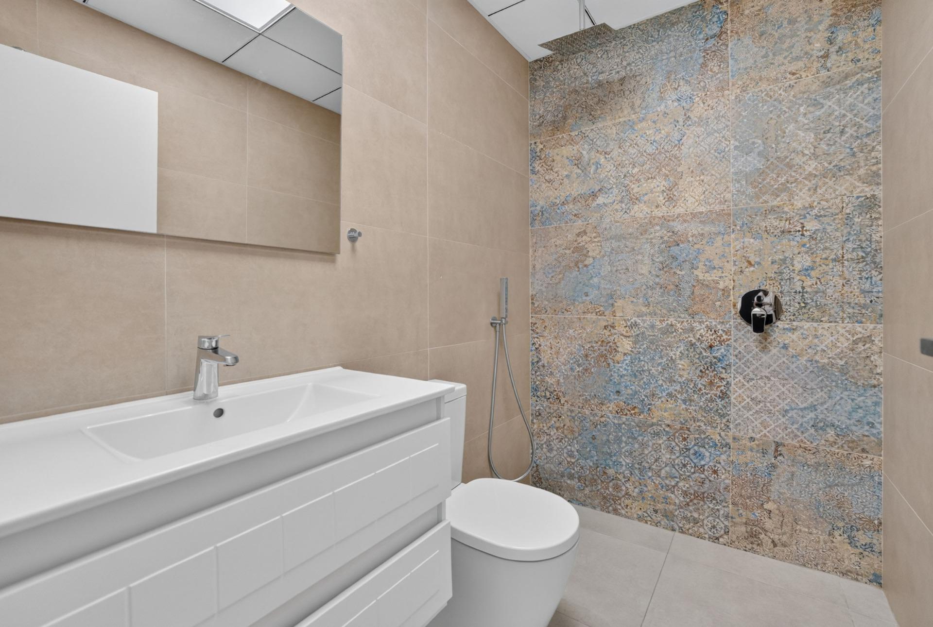 For sale - 5 Bedroom 4 Bathroom Villa in Rojales - Benimar  - Alicante