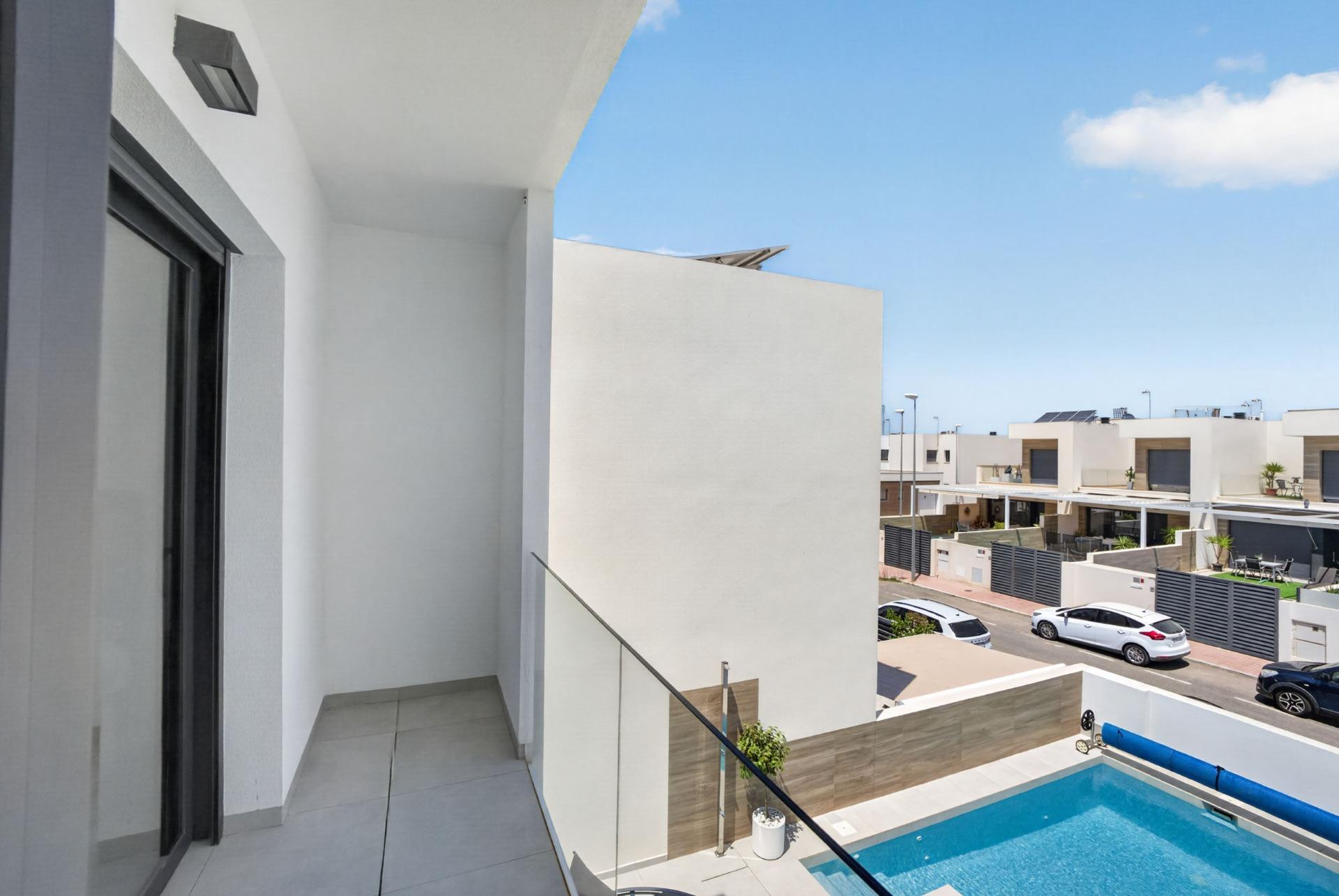 For sale - 5 Bedroom 4 Bathroom Villa in Rojales - Benimar  - Alicante