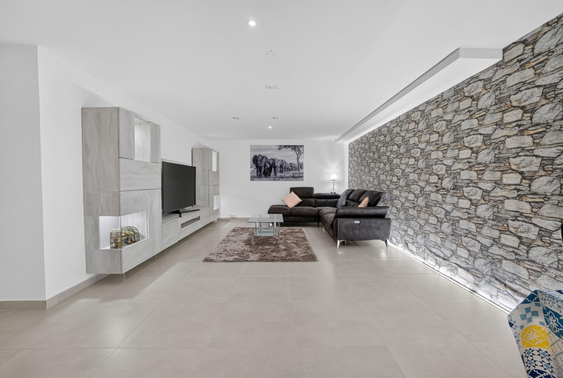 For sale - 5 Bedroom 4 Bathroom Villa in Rojales - Benimar  - Alicante