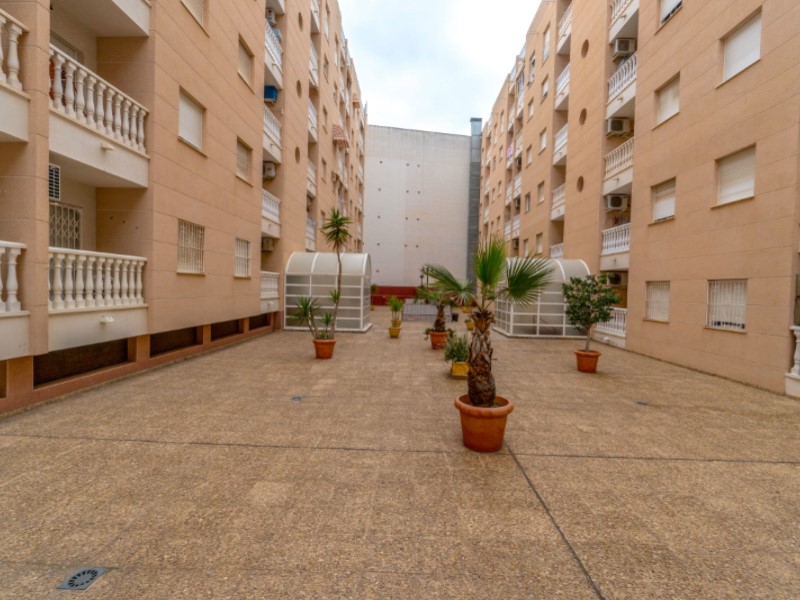 For sale - 2 Bedroom 1 Bathroom Apartment in Torrevieja - Costa Blanca  - Alicante