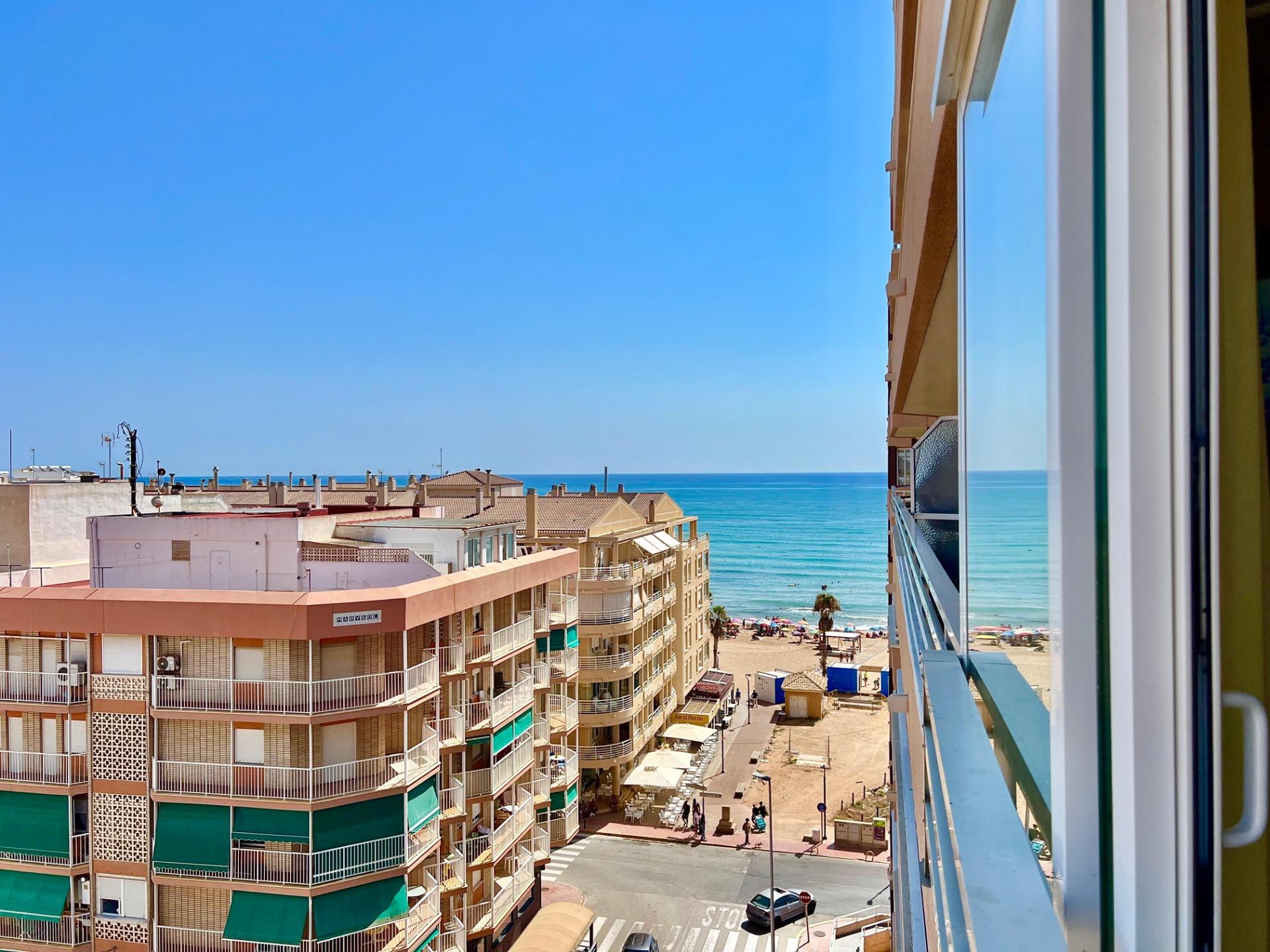For sale - 3 Bedroom 1 Bathroom Apartment in Torrevieja - La Mata  - Alicante