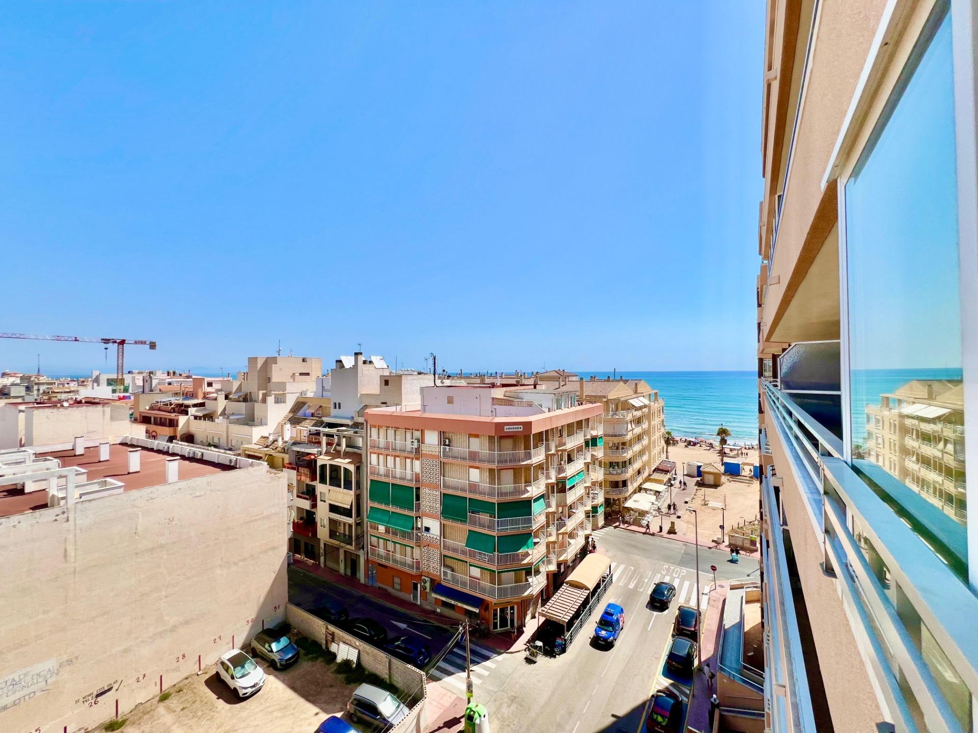 For sale - 3 Bedroom 1 Bathroom Apartment in Torrevieja - La Mata  - Alicante