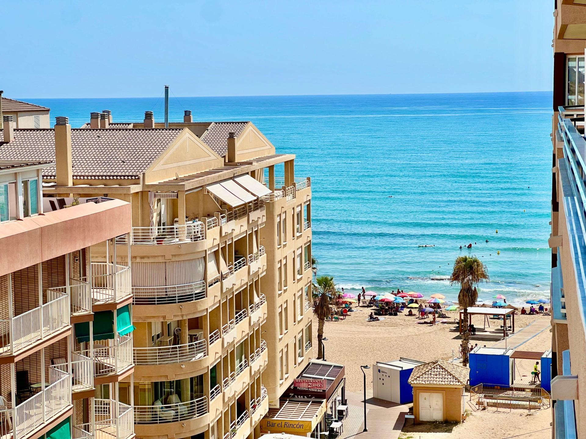 For sale - 3 Bedroom 1 Bathroom Apartment in Torrevieja - La Mata  - Alicante