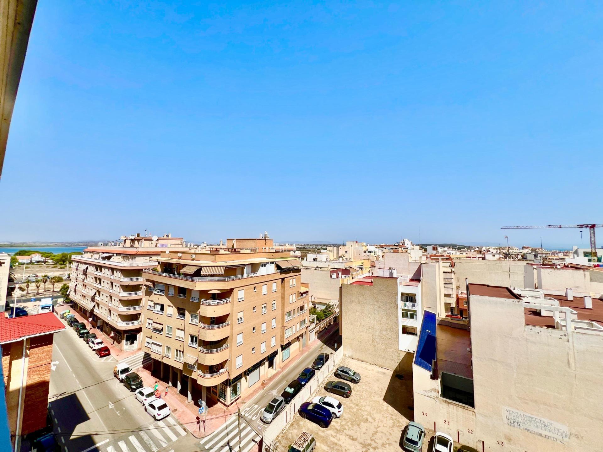 For sale - 3 Bedroom 1 Bathroom Apartment in Torrevieja - La Mata  - Alicante