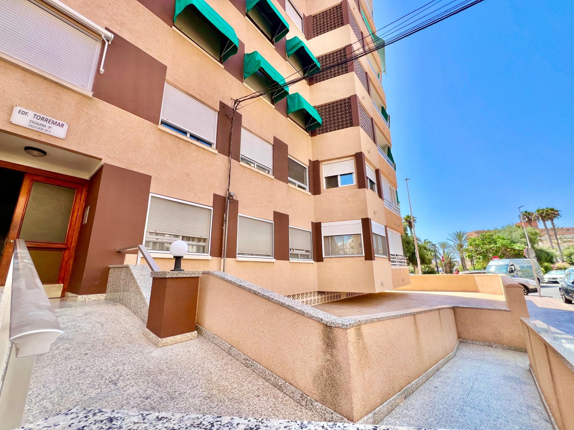 For sale - 3 Bedroom 1 Bathroom Apartment in Torrevieja - La Mata  - Alicante