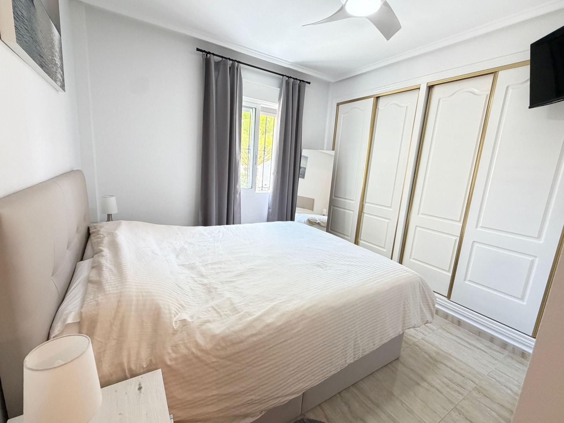 For sale - 2 Bedroom 2 Bathroom Bungalow in Orihuela Costa - Los Dolses  - Alicante
