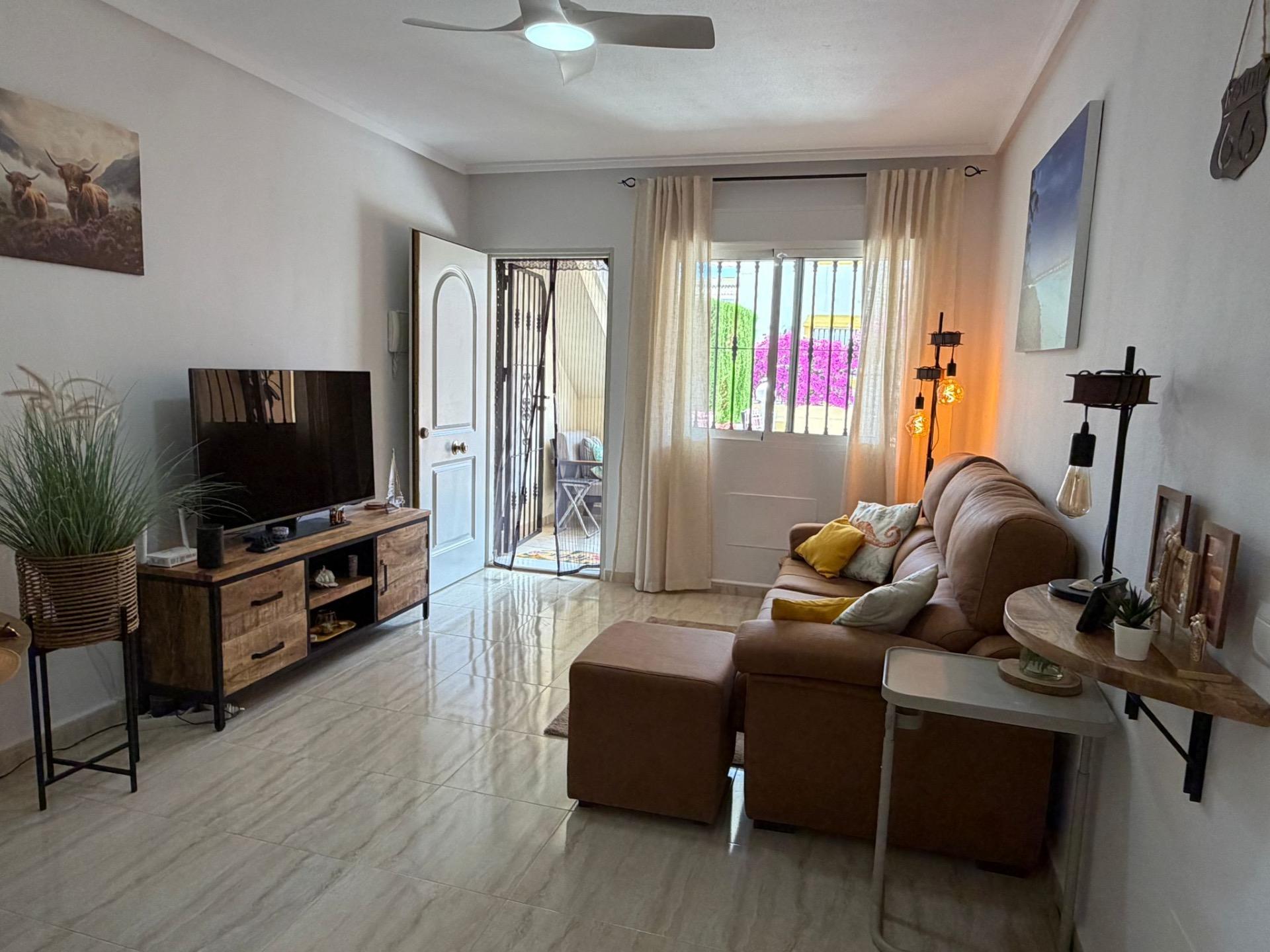For sale - 2 Bedroom 2 Bathroom Bungalow in Orihuela Costa - Los Dolses  - Alicante