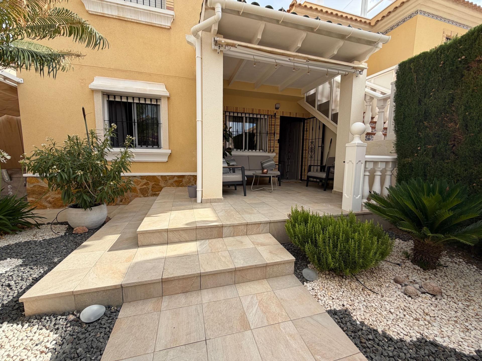 For sale - 2 Bedroom 2 Bathroom Bungalow in Orihuela Costa - Los Dolses  - Alicante