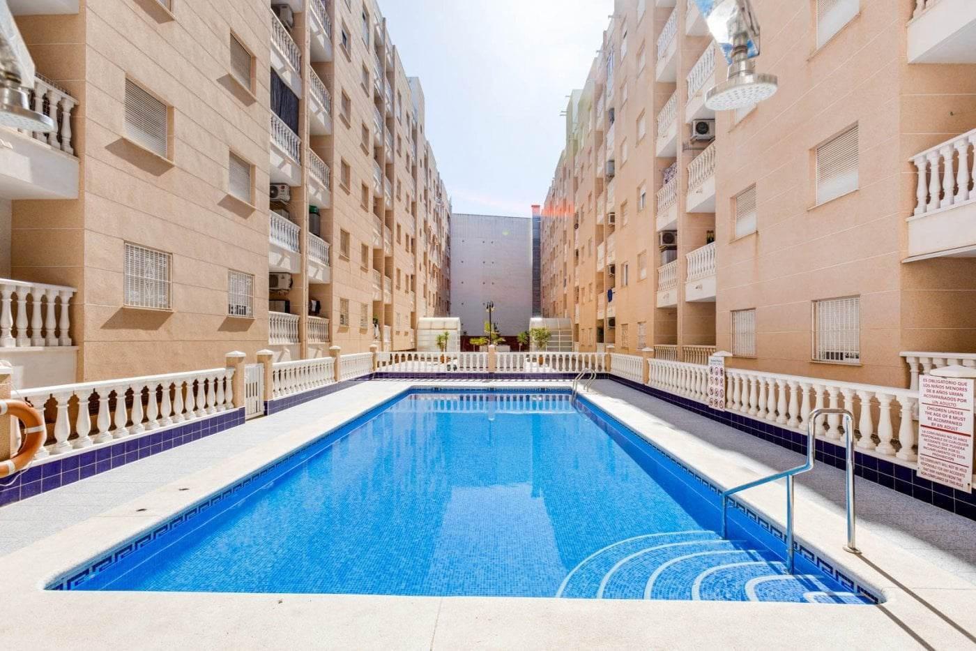 For sale - 3 Bedroom 1 Bathroom Apartment in Torrevieja - Estacion De Autobuses  - Alicante