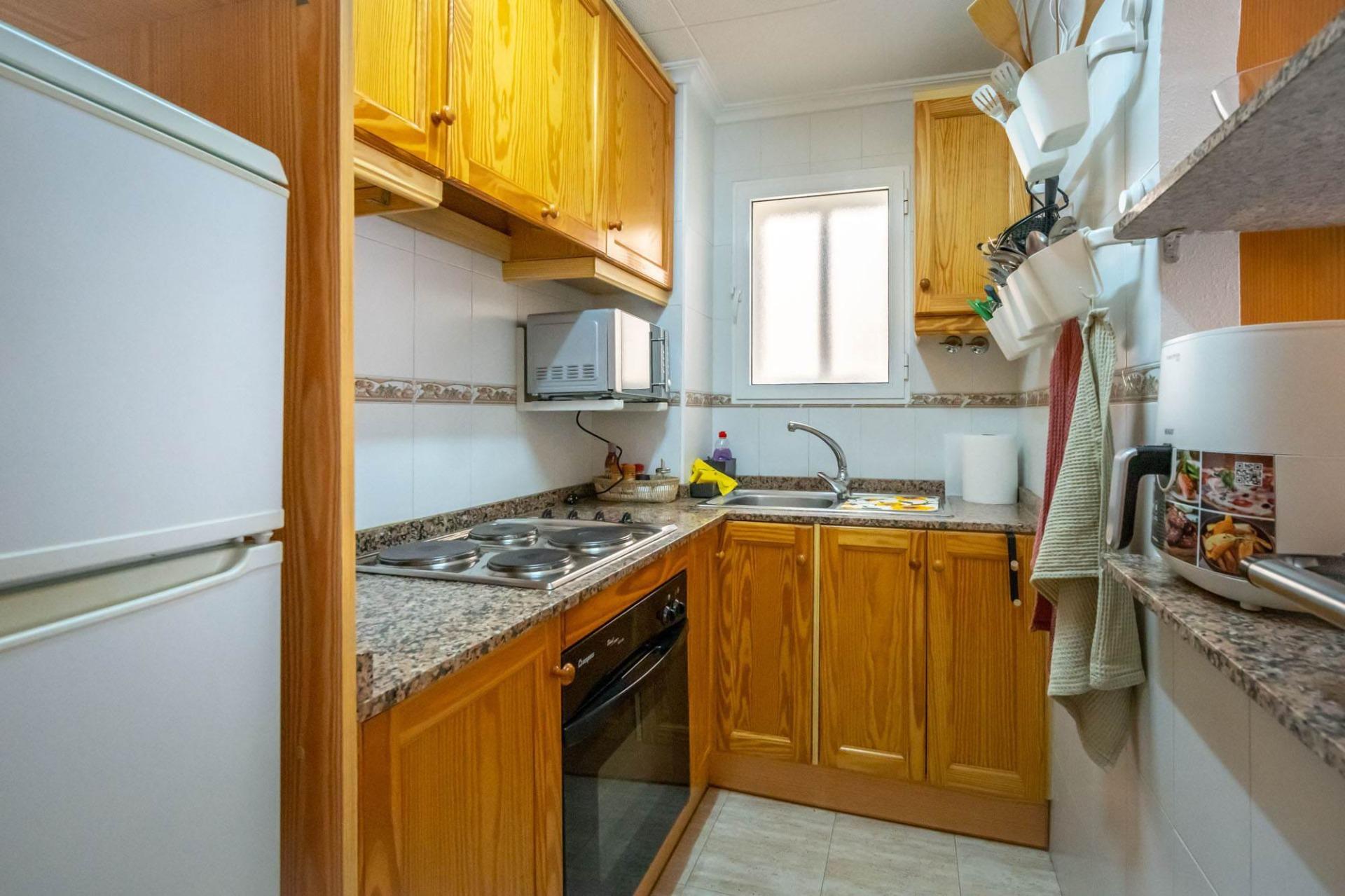 For sale - 3 Bedroom 1 Bathroom Apartment in Torrevieja - Estacion De Autobuses  - Alicante
