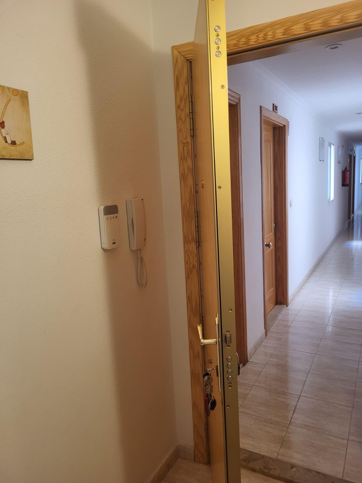 For sale - 3 Bedroom 1 Bathroom Apartment in Torrevieja - Estacion De Autobuses  - Alicante