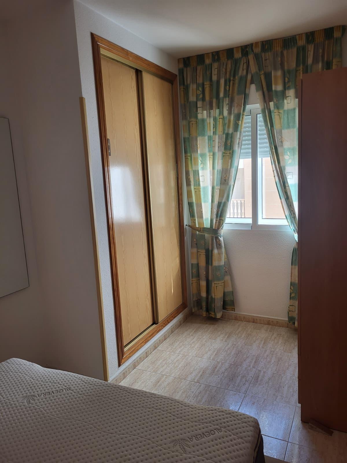 For sale - 3 Bedroom 1 Bathroom Apartment in Torrevieja - Estacion De Autobuses  - Alicante