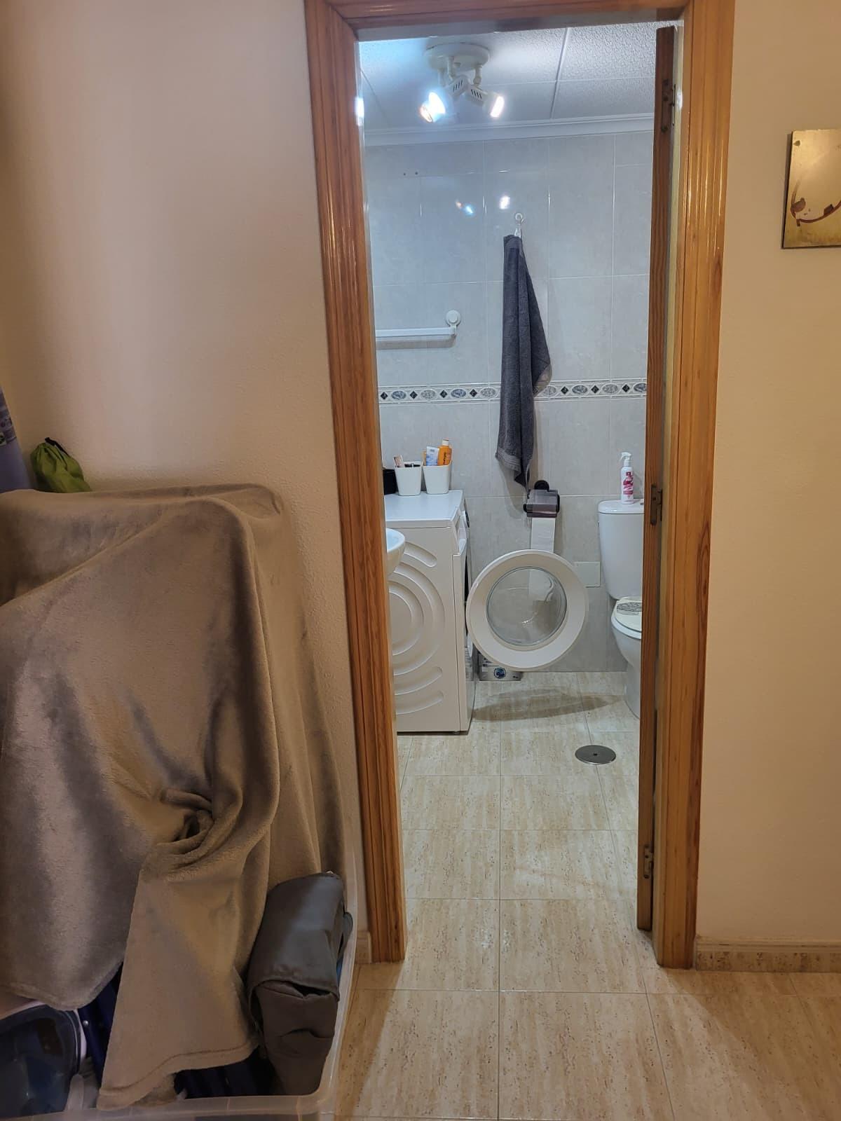 For sale - 3 Bedroom 1 Bathroom Apartment in Torrevieja - Estacion De Autobuses  - Alicante