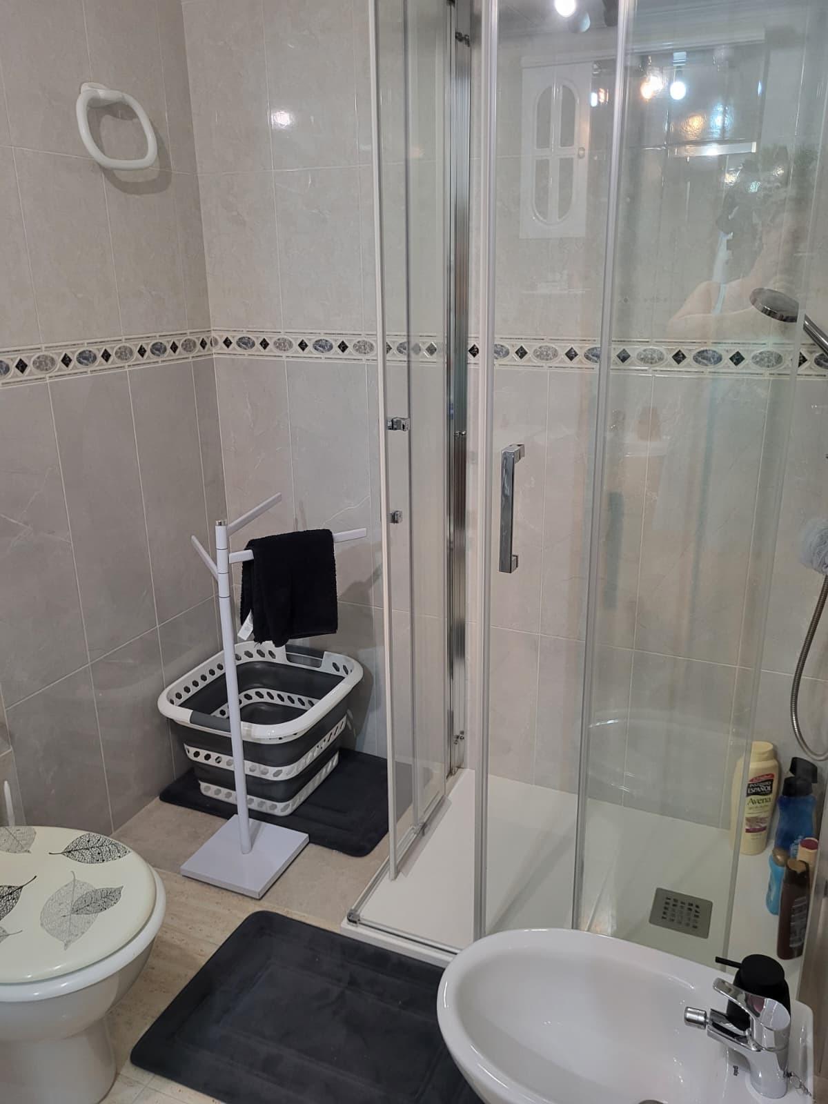 For sale - 3 Bedroom 1 Bathroom Apartment in Torrevieja - Estacion De Autobuses  - Alicante