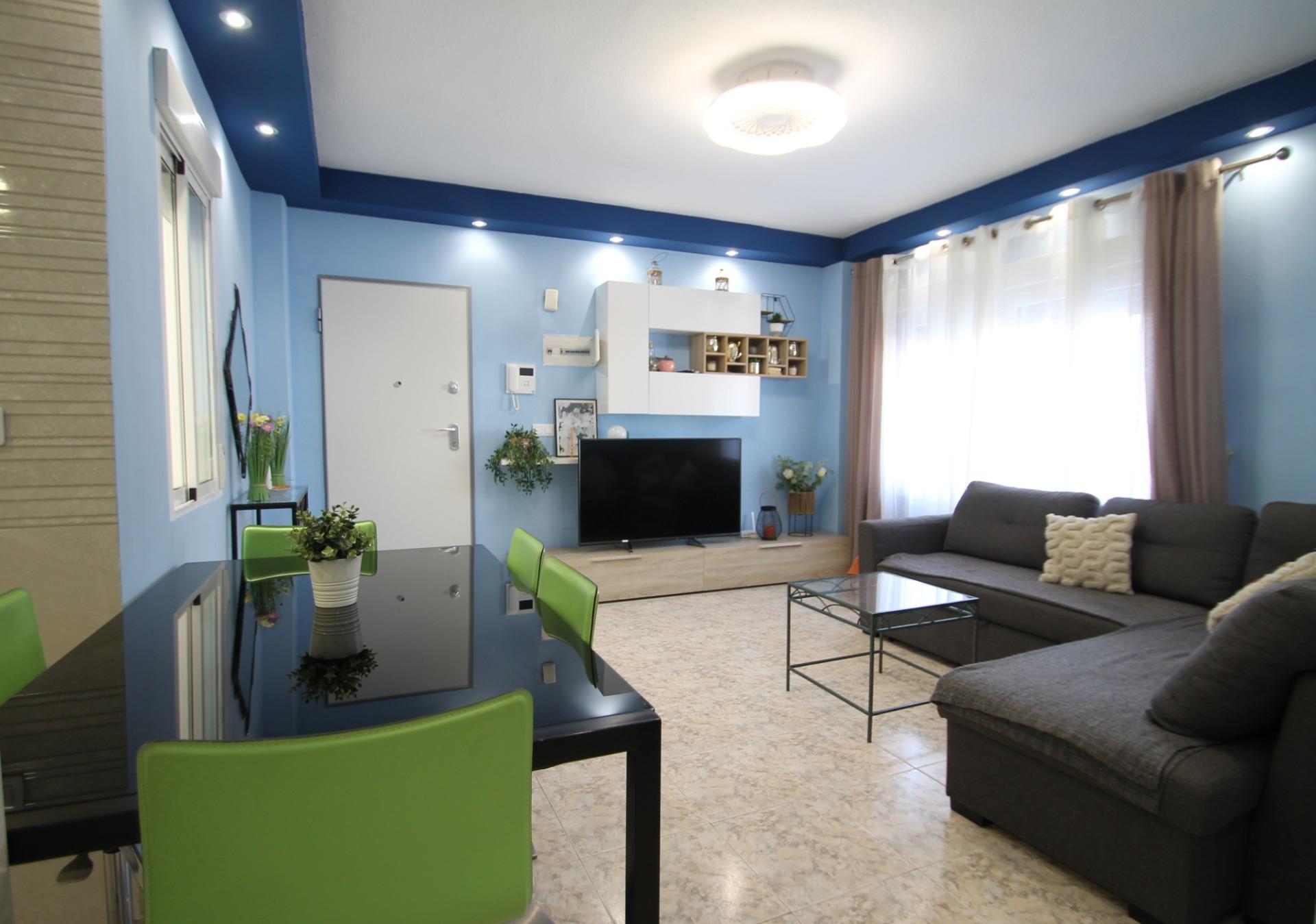For sale - 2 Bedroom 1 Bathroom Apartment in Torrevieja - Playa De Los Naufragos  - Alicante