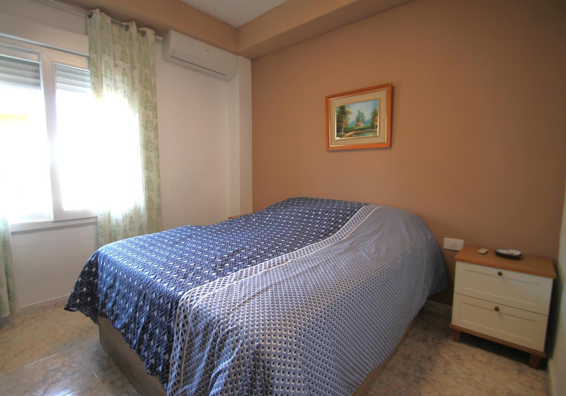 For sale - 2 Bedroom 1 Bathroom Apartment in Torrevieja - Playa De Los Naufragos  - Alicante