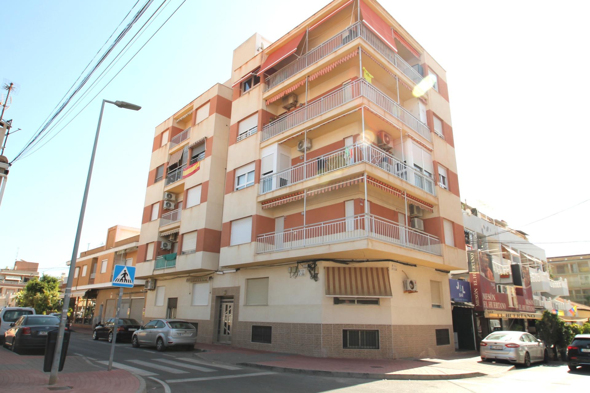 For sale - 2 Bedroom 1 Bathroom Apartment in Torrevieja - Playa De Los Naufragos  - Alicante