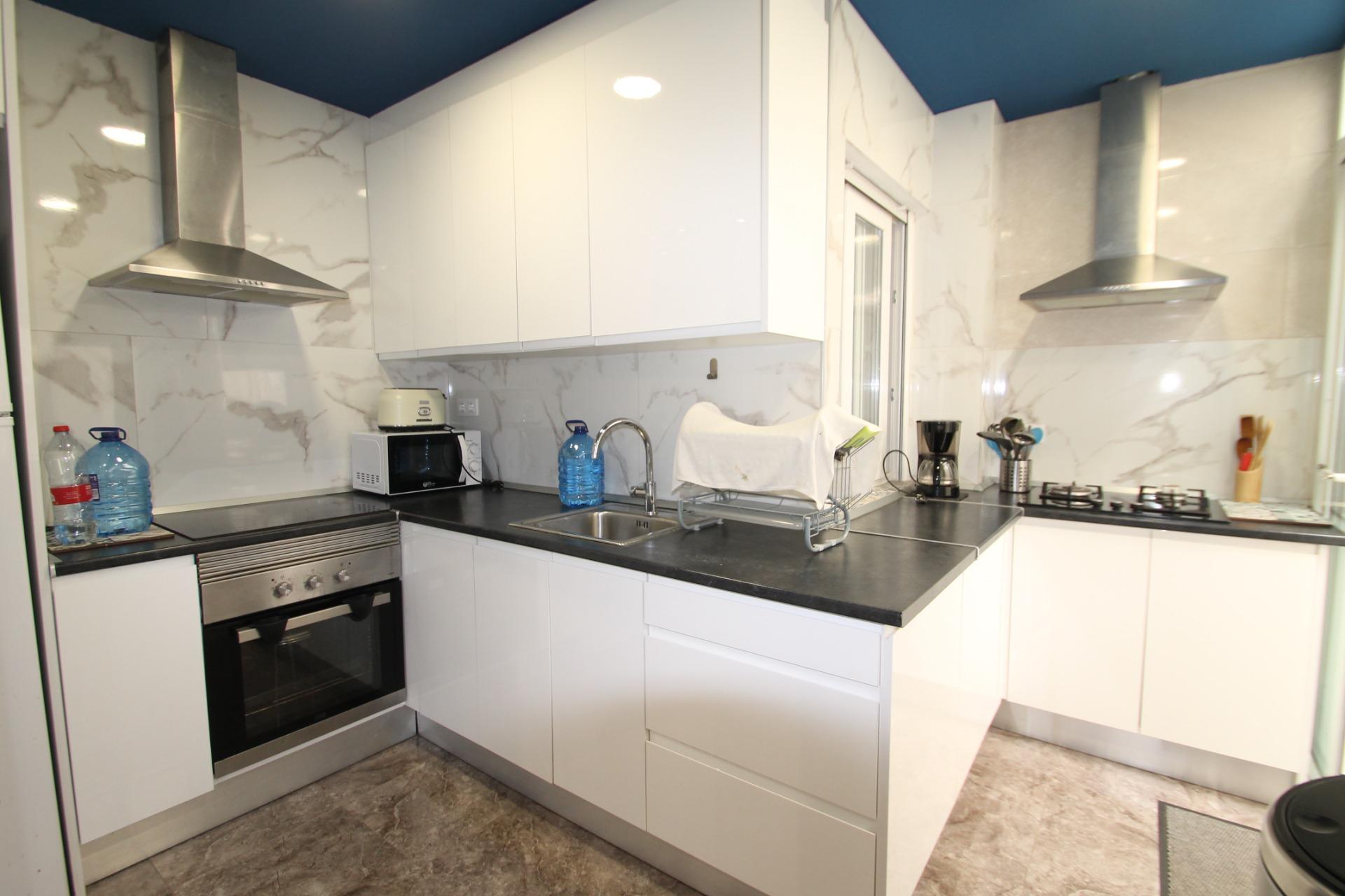 For sale - 2 Bedroom 1 Bathroom Apartment in Torrevieja - Playa De Los Naufragos  - Alicante