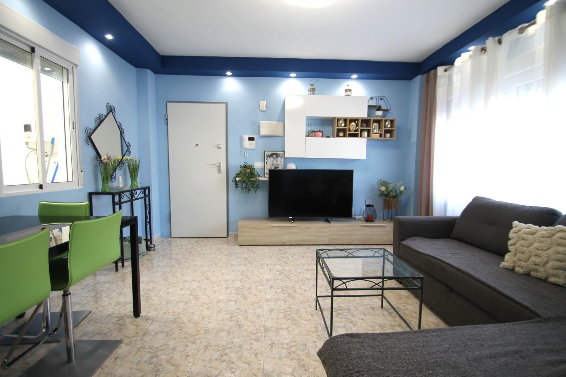 For sale - 2 Bedroom 1 Bathroom Apartment in Torrevieja - Playa De Los Naufragos  - Alicante