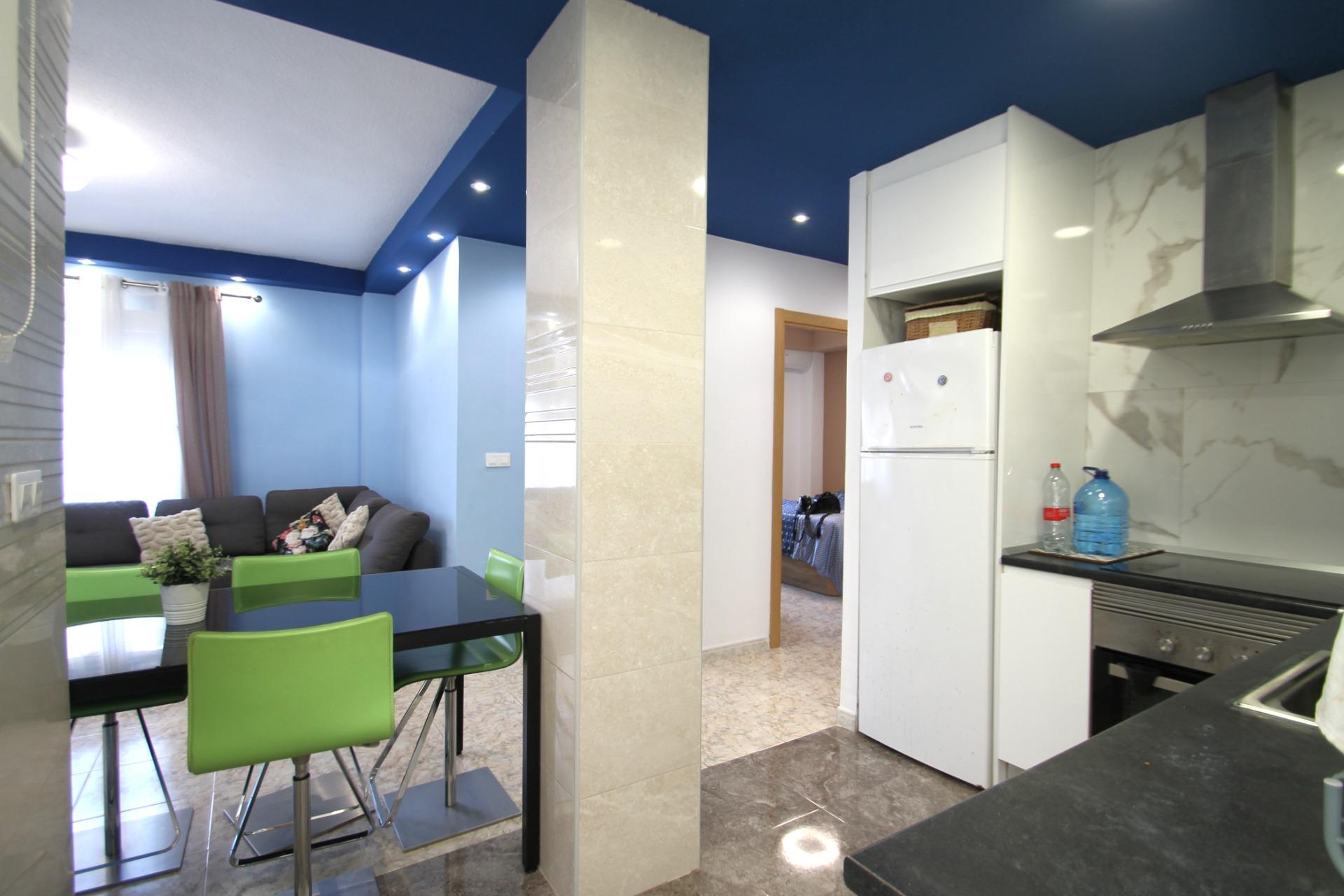 For sale - 2 Bedroom 1 Bathroom Apartment in Torrevieja - Playa De Los Naufragos  - Alicante