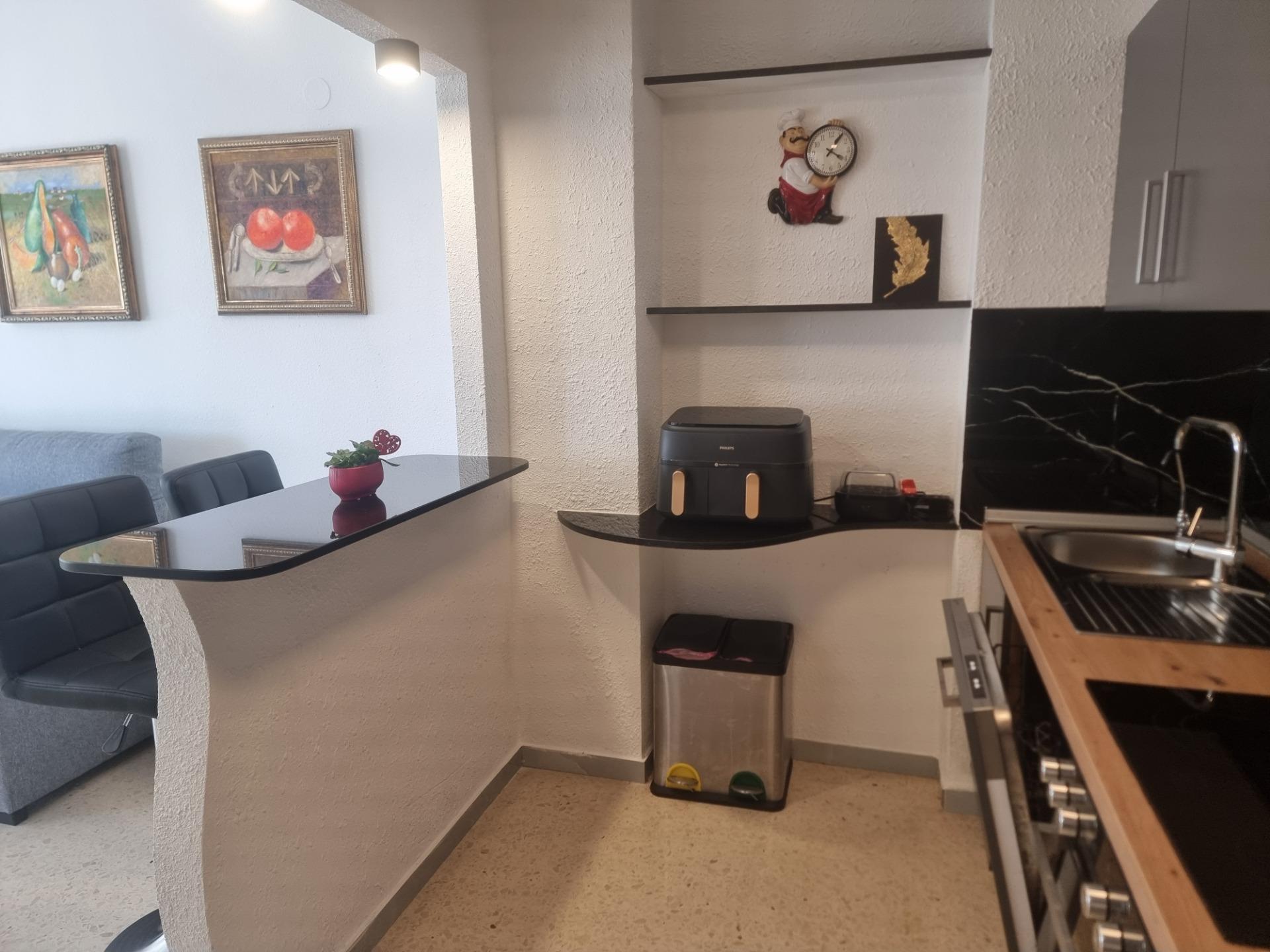 For sale - 2 Bedroom 1 Bathroom Apartment in Torrevieja - Playa De Los Locos  - Alicante