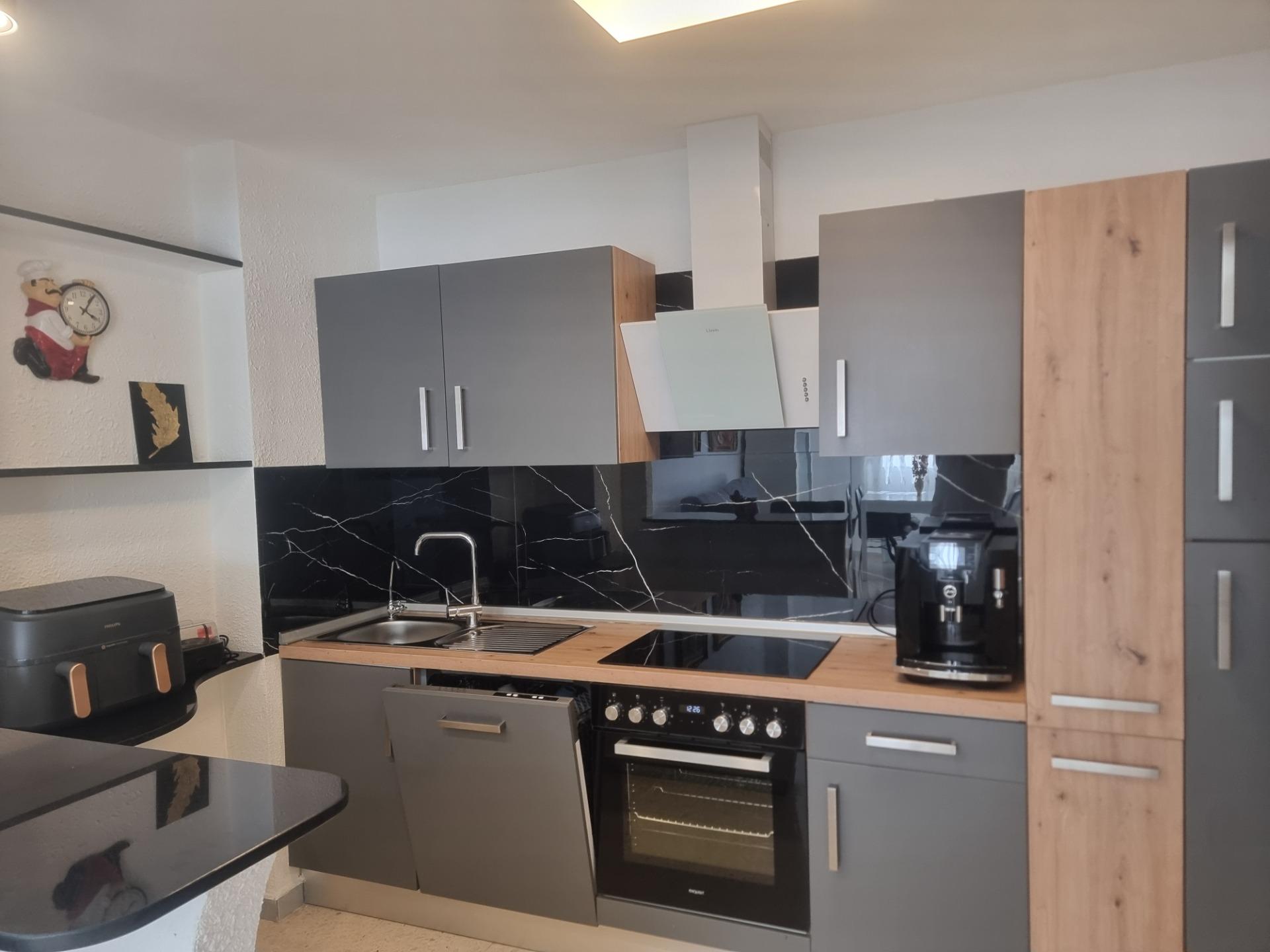 For sale - 2 Bedroom 1 Bathroom Apartment in Torrevieja - Playa De Los Locos  - Alicante