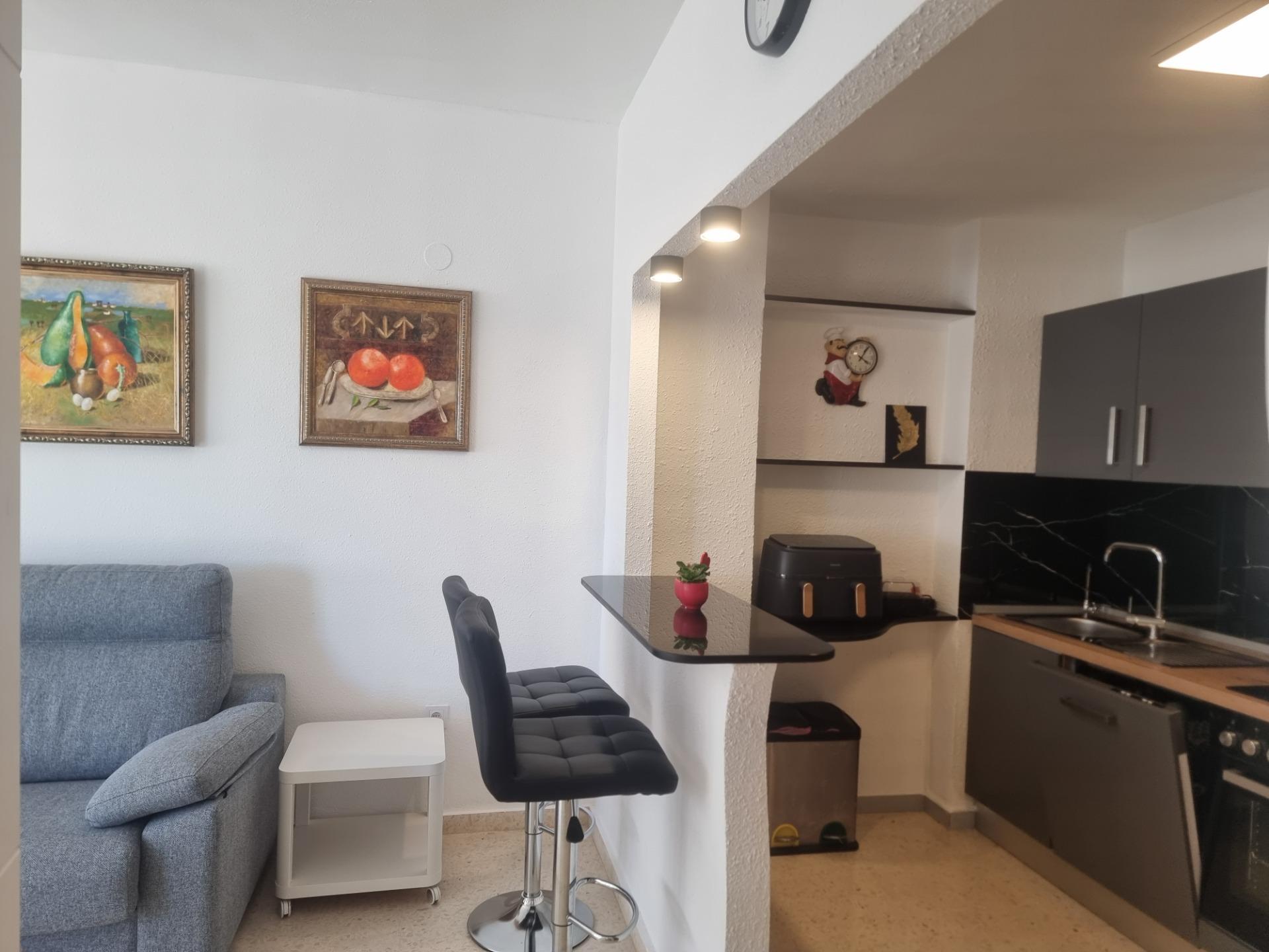 For sale - 2 Bedroom 1 Bathroom Apartment in Torrevieja - Playa De Los Locos  - Alicante