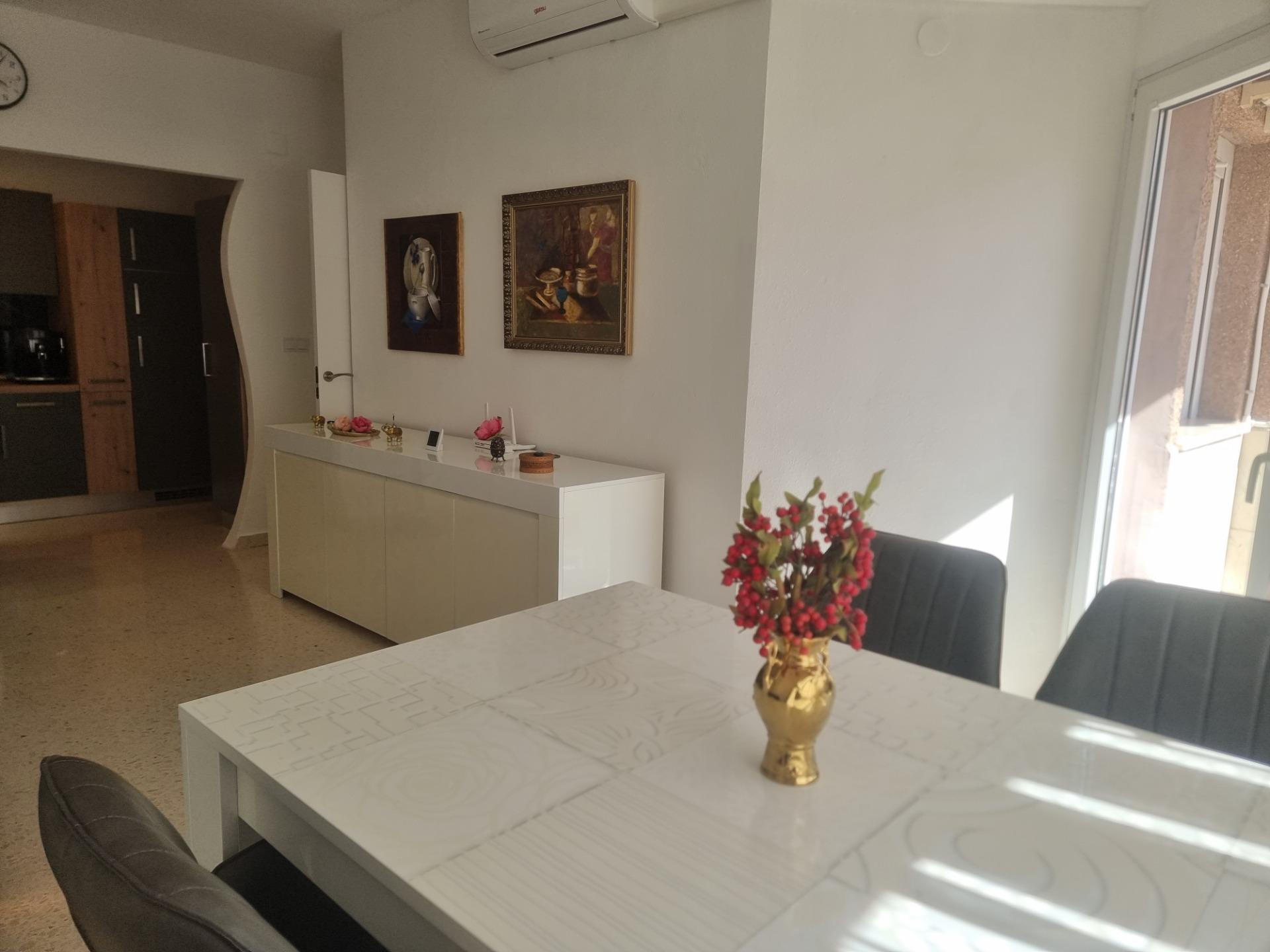 For sale - 2 Bedroom 1 Bathroom Apartment in Torrevieja - Playa De Los Locos  - Alicante