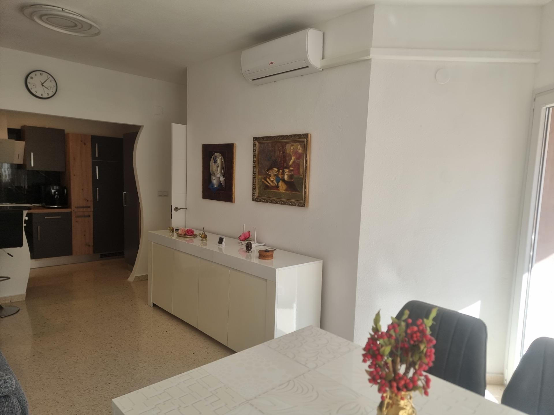 For sale - 2 Bedroom 1 Bathroom Apartment in Torrevieja - Playa De Los Locos  - Alicante