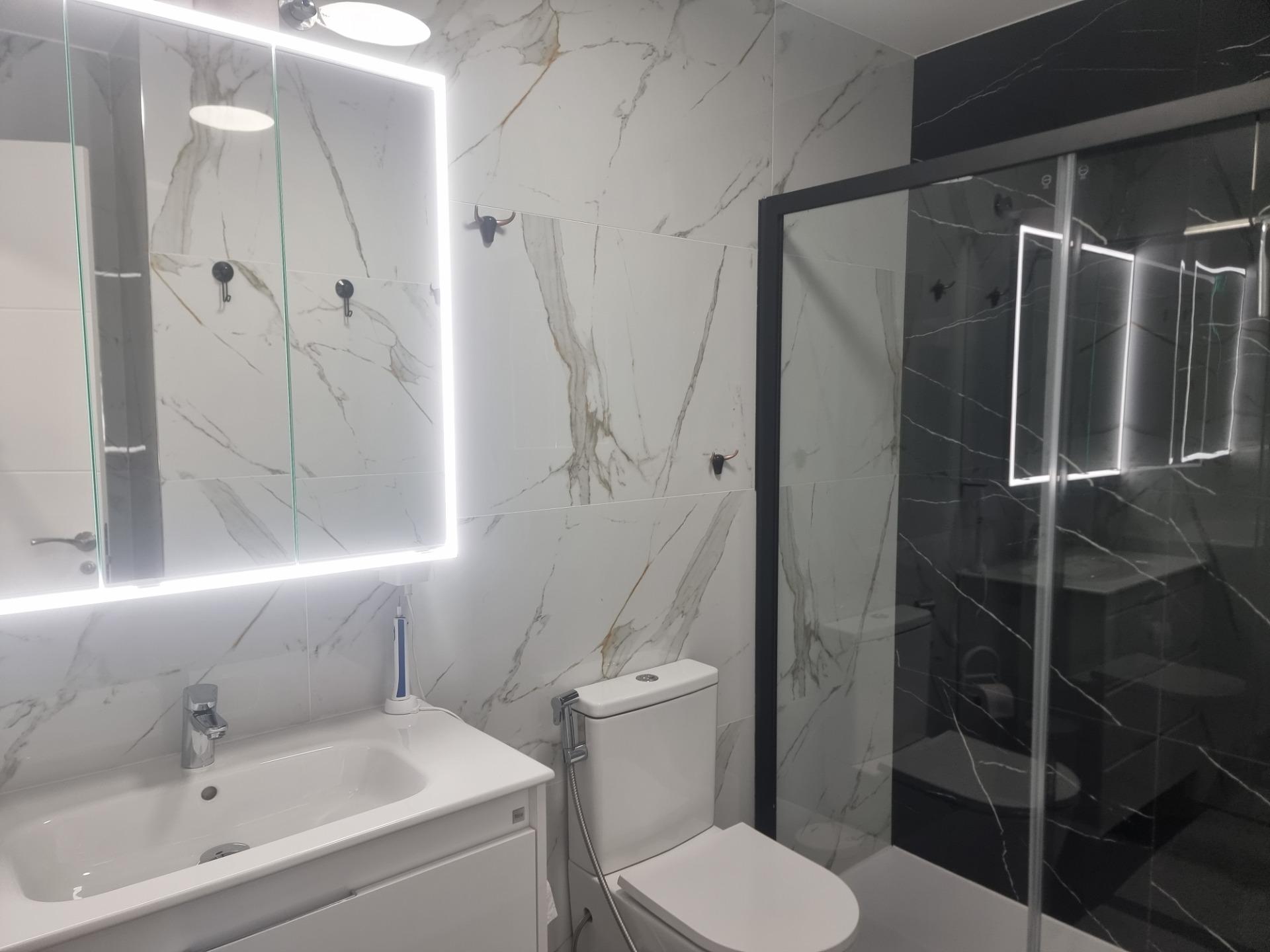 For sale - 2 Bedroom 1 Bathroom Apartment in Torrevieja - Playa De Los Locos  - Alicante