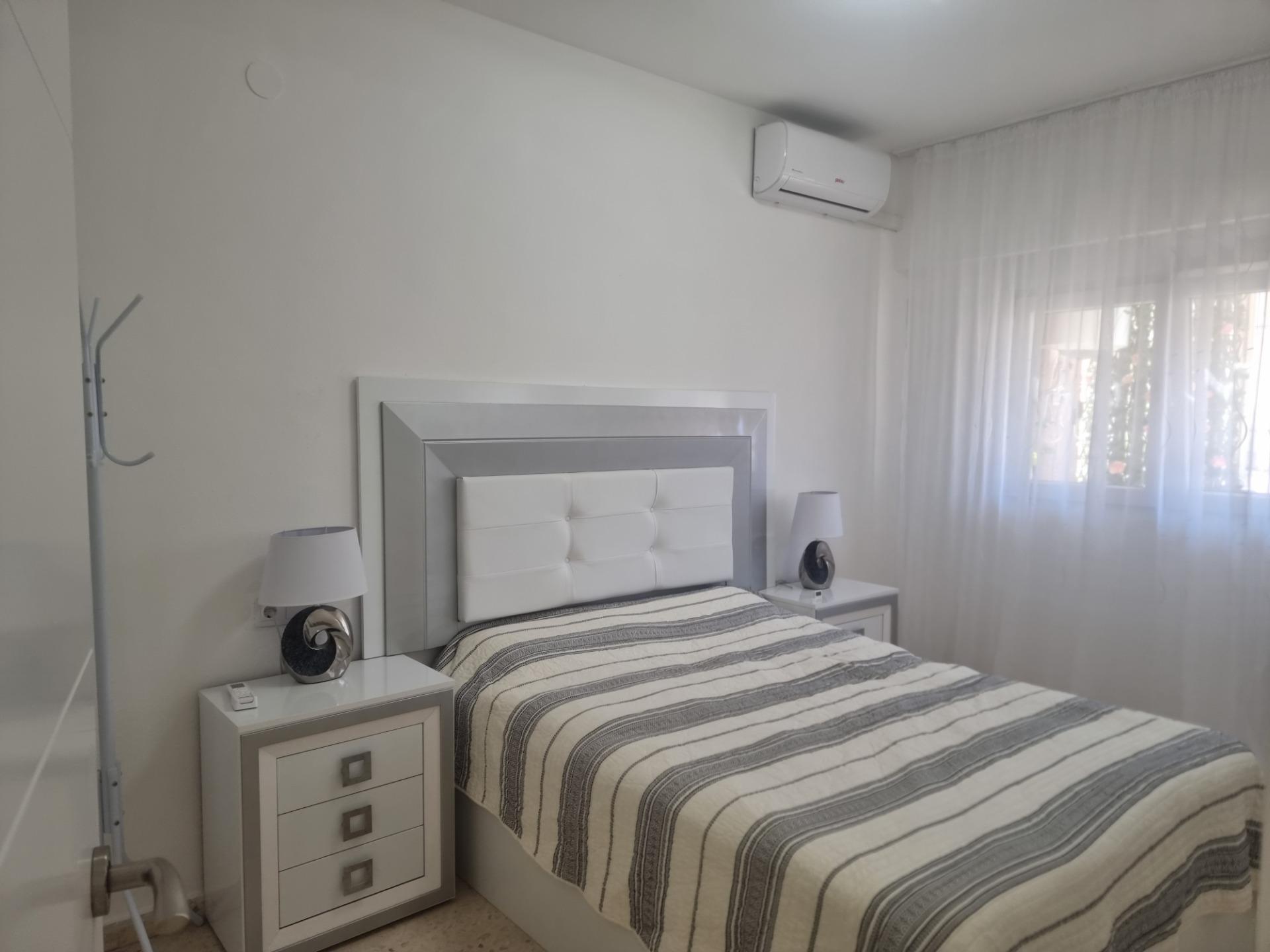 For sale - 2 Bedroom 1 Bathroom Apartment in Torrevieja - Playa De Los Locos  - Alicante