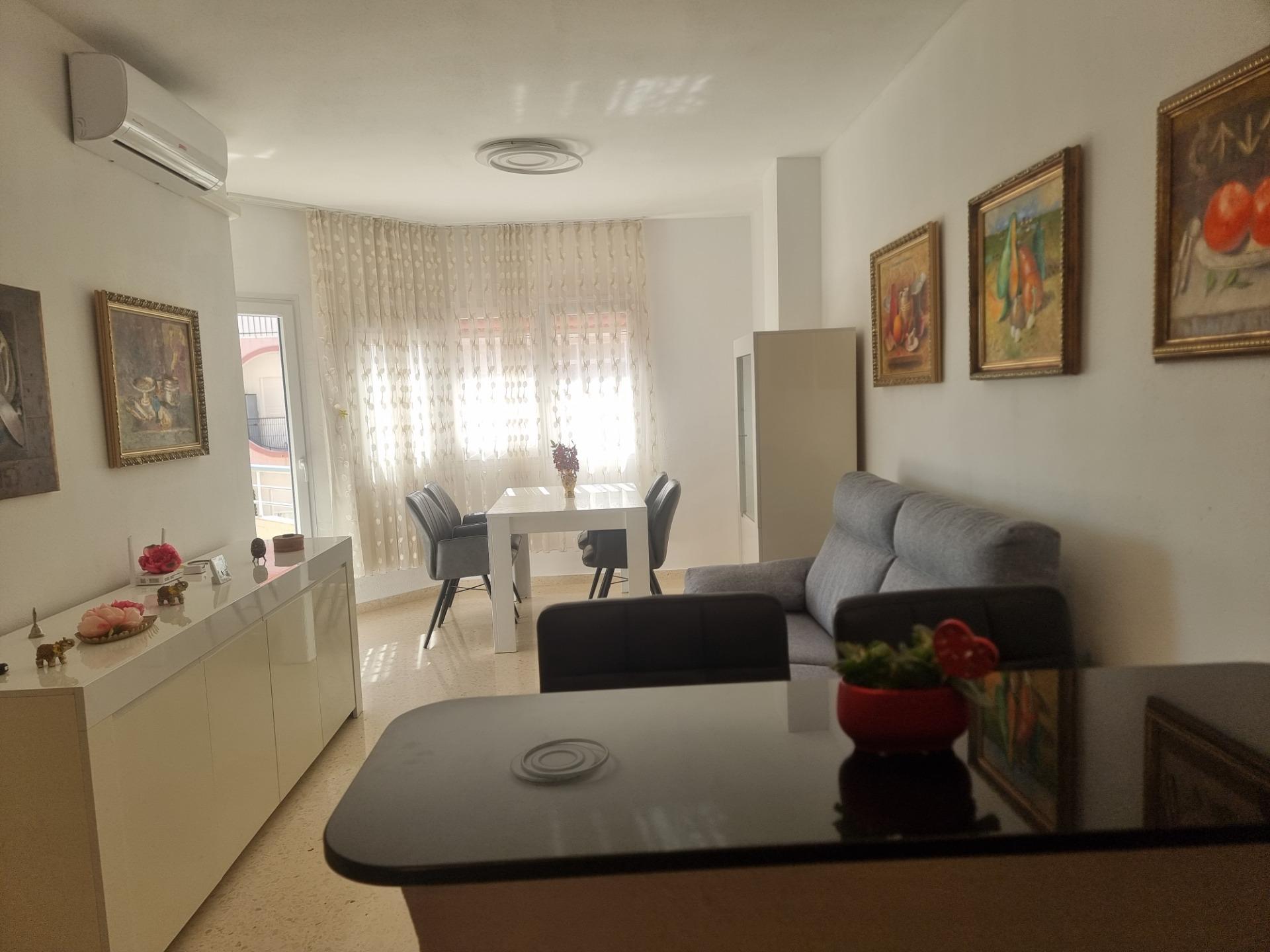 For sale - 2 Bedroom 1 Bathroom Apartment in Torrevieja - Playa De Los Locos  - Alicante