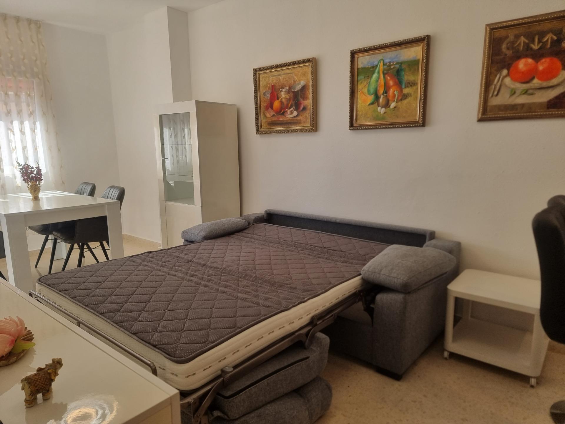 For sale - 2 Bedroom 1 Bathroom Apartment in Torrevieja - Playa De Los Locos  - Alicante