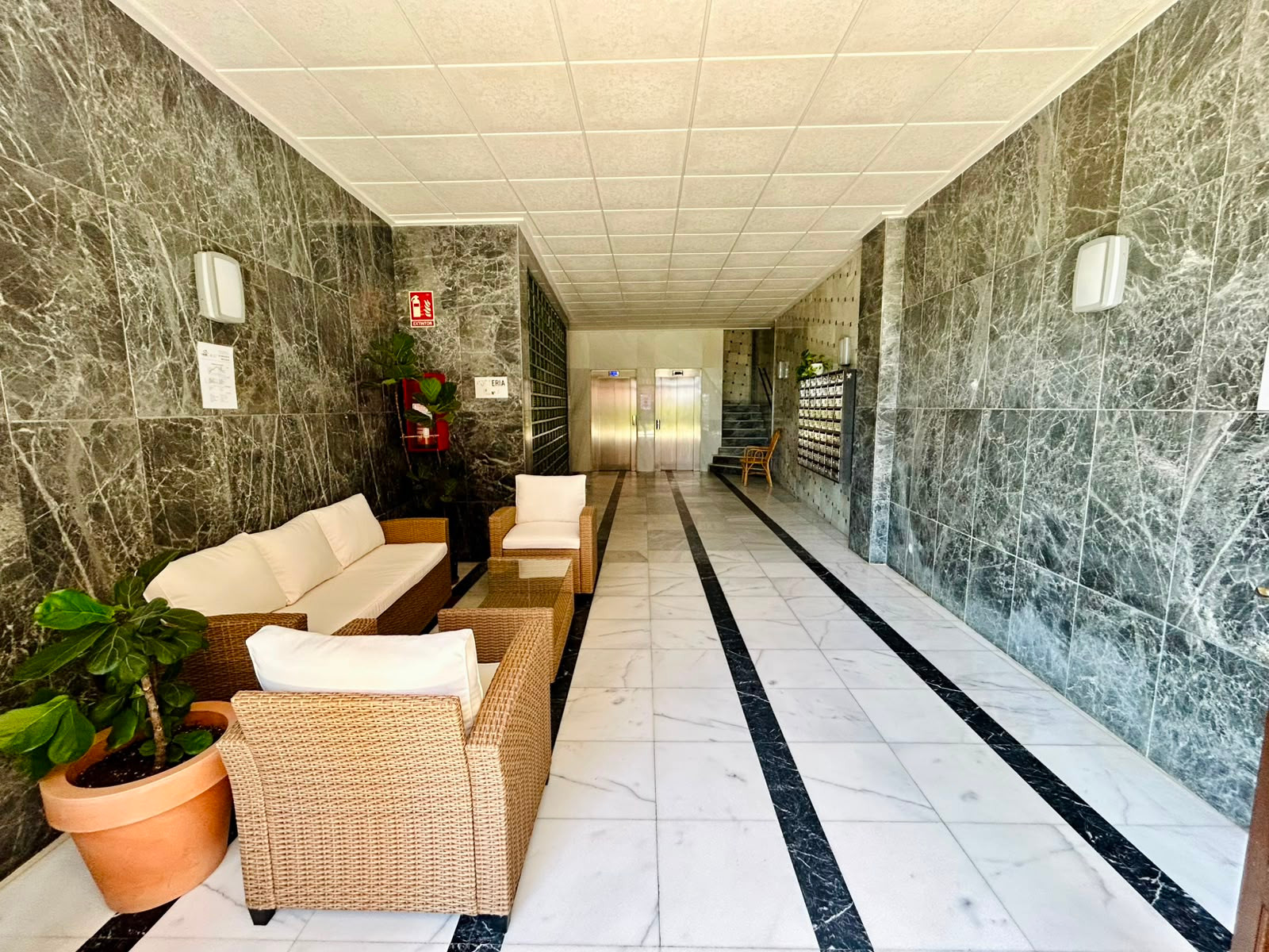 For sale - 3 Bedroom 1 Bathroom Apartment in Torrevieja - Costa Blanca  - Alicante