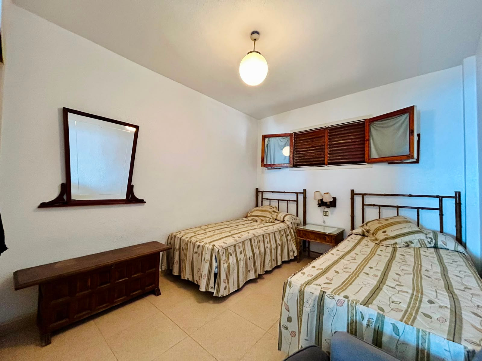 For sale - 3 Bedroom 1 Bathroom Apartment in Torrevieja - Costa Blanca  - Alicante