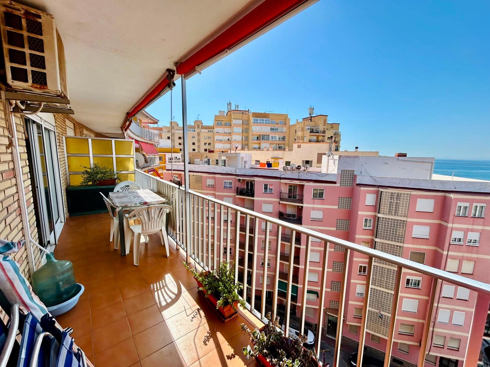 For sale - 3 Bedroom 1 Bathroom Apartment in Torrevieja - Costa Blanca  - Alicante