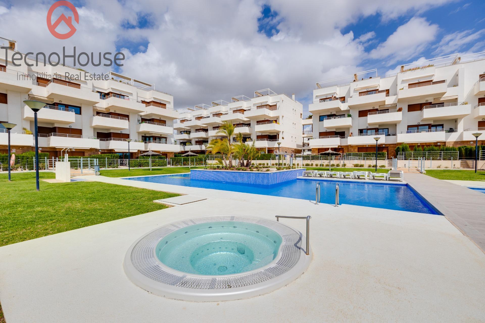 For sale - 2 Bedroom 1 Bathroom Apartment in Orihuela Costa - Lomas De Cabo Roig  - Alicante