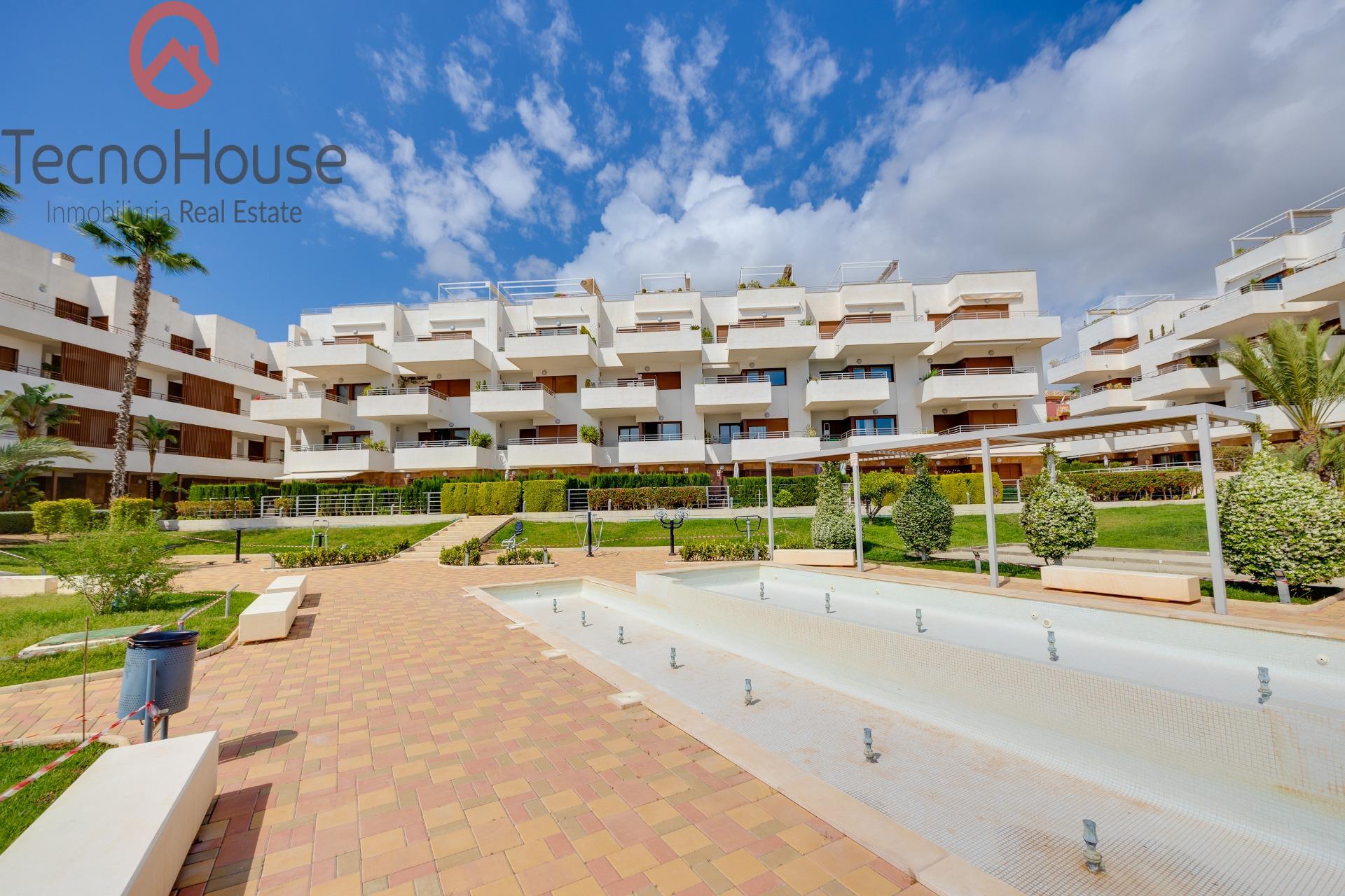 For sale - 2 Bedroom 1 Bathroom Apartment in Orihuela Costa - Lomas De Cabo Roig  - Alicante